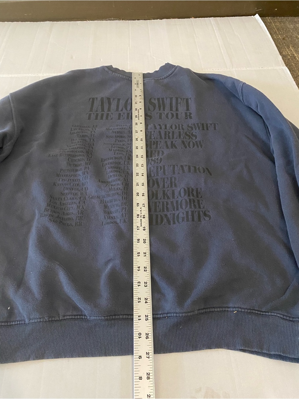 Taylor Swift The Eras Tour Men's Navy Crewneck Sweatshirt Medium - Picture 3 of 5